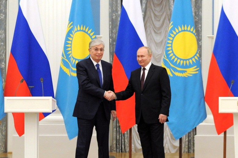 Президент РФ Владимир Путин и президент Казахстана Касым-Жомарт Токаев