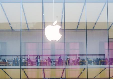 Apple прекратила продажи старых iPhone в Евросоюзе