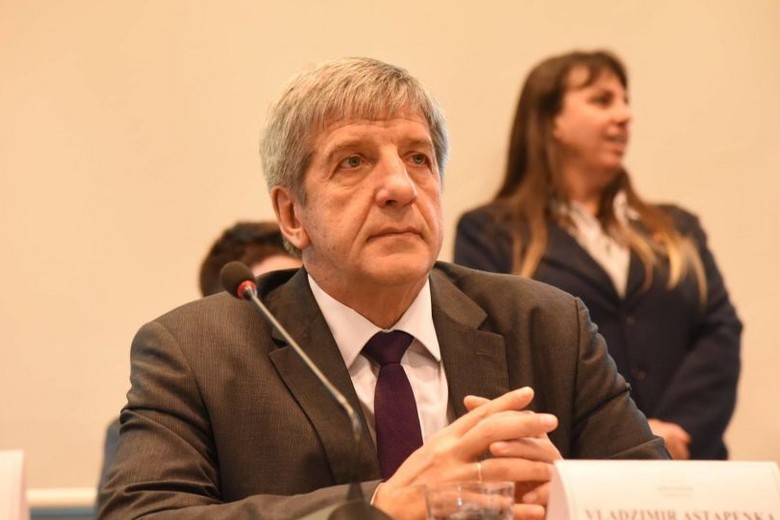 Владимир Астапенко