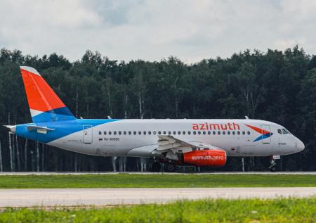 «Авиаторщина»: у российского Superjet 100 при взлете отвалился капот
