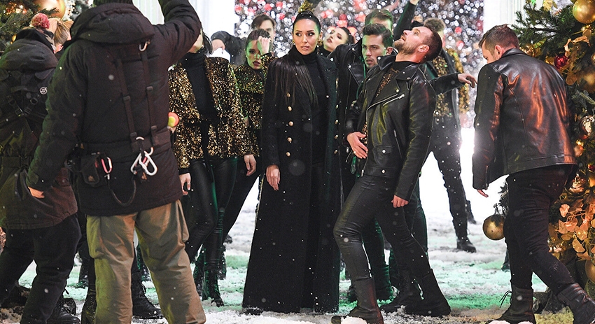 Алсу выбрала весьма строгий образ для праздничной ночи