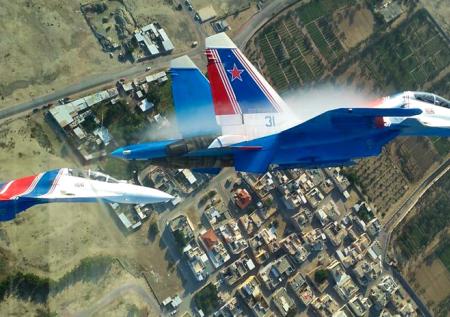 «Русские Витязи» показали сверхманёвренность Су-30СМ