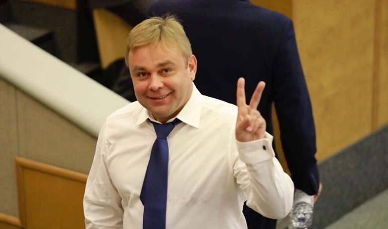 Максим Сураев