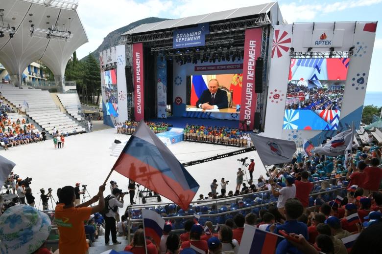 Владимир Путин провел встречу с участниками всероссийского конкурса «Большая перемена»