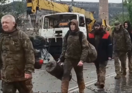 Минобороны: с «Азовстали» за сутки вышел и сдался в плен 771 боевик «Азова»