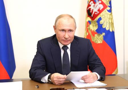 Путин назвал Россию страной уникальных возможностей для талантливых людей
