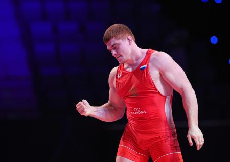 Евлоев стал чемпионом мира по борьбе без схватки