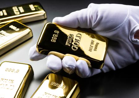 Китайские контрабандисты попытались выехать из России с 13 слитками золота