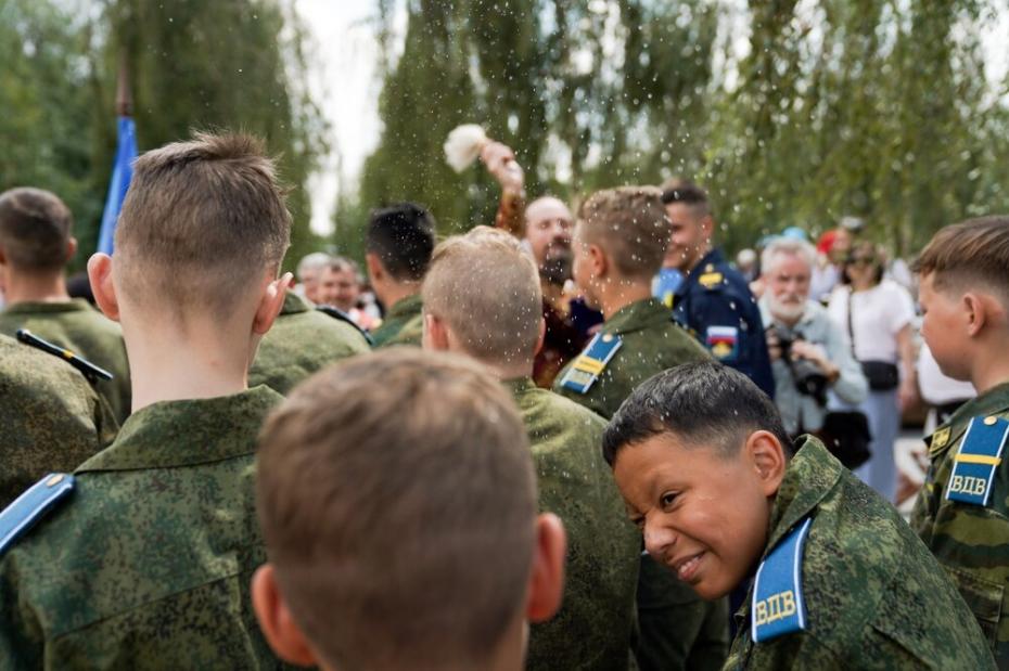 Окропление святой водой верующих в день памяти пророка Илии и День Воздушно-десантных войск России