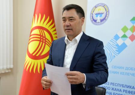 Врио президента Киргизии подал документы на участие в президентских выборах