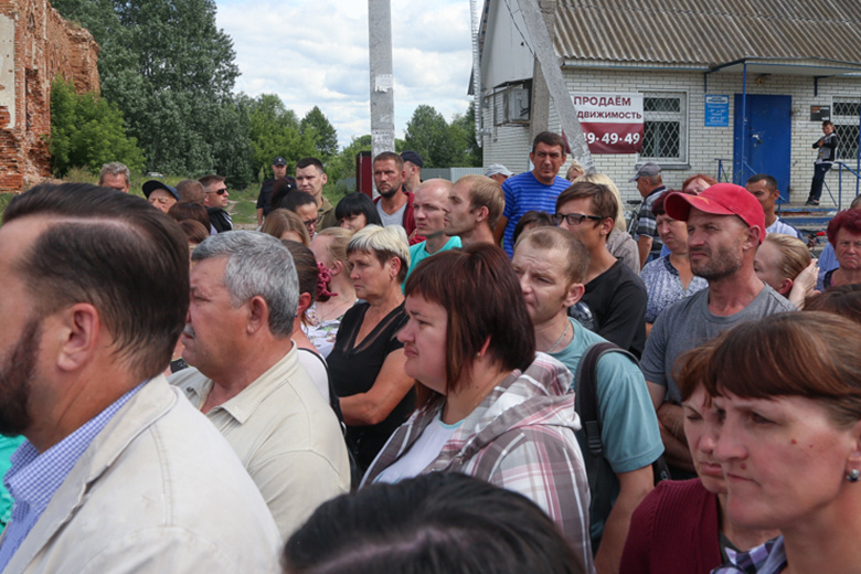 Жители Чемодановки на встрече с губернатором области