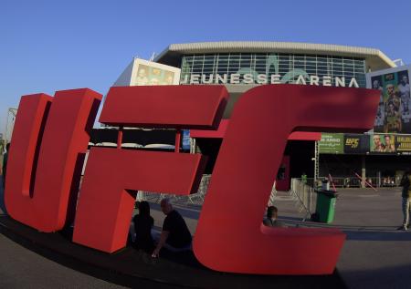 Драку заказывали: самый безбашенный боец UFC вернётся спустя семь лет