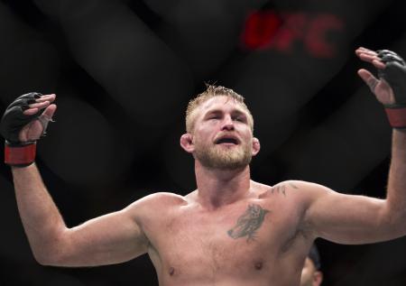 Крылов проиграл Блаховичу на московском турнире UFC