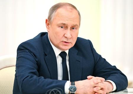 Путин поручил «быстро и без бюрократизма» отправить выплаты жертвам пожаров