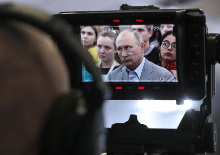 Роднянский снимет сериал об «эволюции Путина»: все фильмы про президента