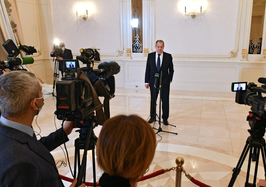Сергей Лавров во время заявления для прессы