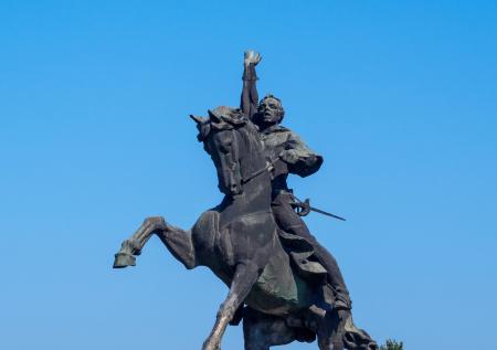 На Украине демонтировали памятник Суворову