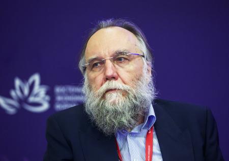 «Революция неизбежна»: философ Дугин дал прогноз о будущем Европы