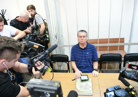 Прокуратура обнаружила нарушения в тюремной жизни Улюкаева