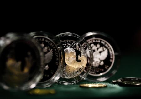 Экономист назвал способ заработать на инвестиционных монетах