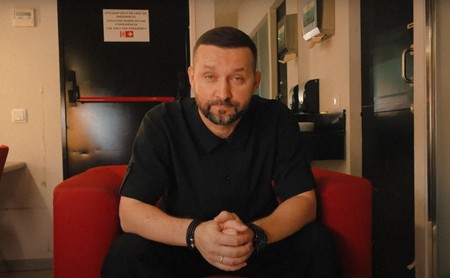 Высмеял СВО, потерял квартиры, уехал из России: куда пропал Руслан Белый
