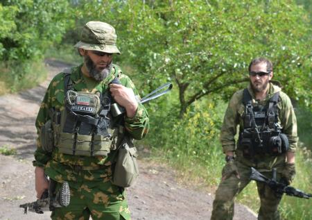 Чеченскую военную колонну на пути в сторону Ростова-на-Дону сняли на видео