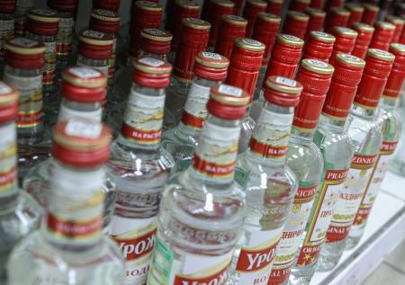 Сенаторы предложили лишать гражданства за торговлю суррогатным алкоголем