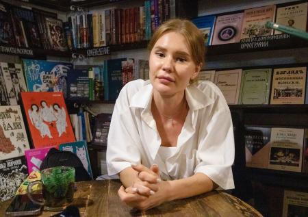 Жена Стрелкова резко отреагировала на слухи о самоубийстве супруга