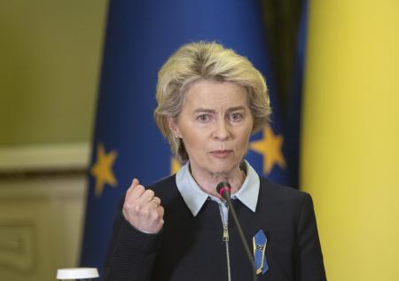 Глава ЕК: ЕС в июне решит, давать ли Киеву статус кандидата на вступление