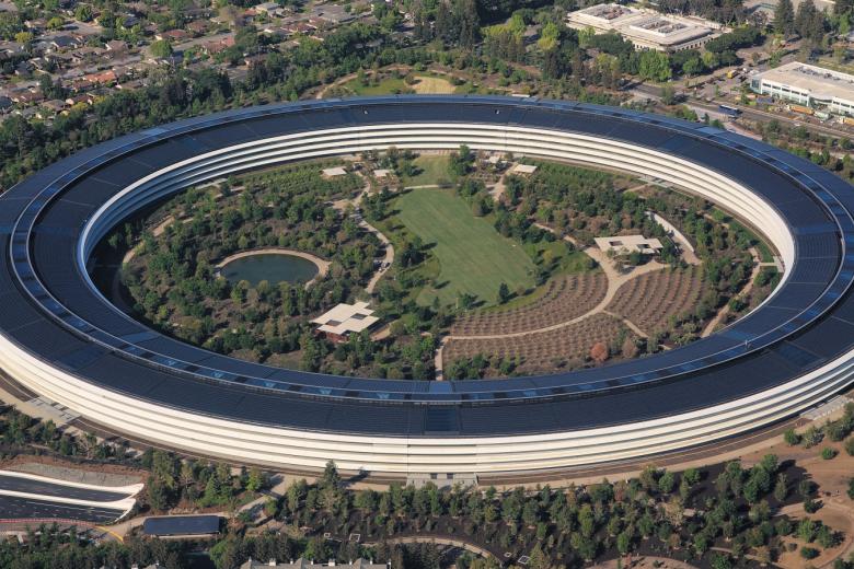 Вид с воздуха на Apple Park