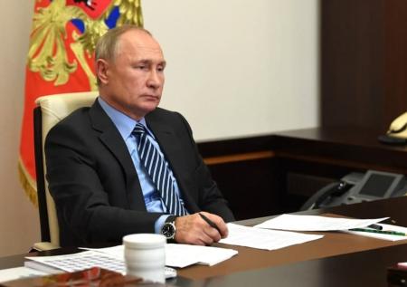 Путин подписал указ об упразднении Россвязи и Роспечати