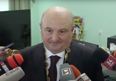 Победивший на выборах оппонент Пашиняна посетовал на плохие отношения с РФ