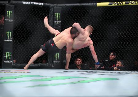 Хабилов победил Хандожко в российском противостоянии UFC