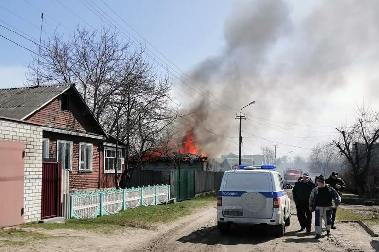 Последствия обстрела украинскими военнослужащими посёлка Климово в Брянской области