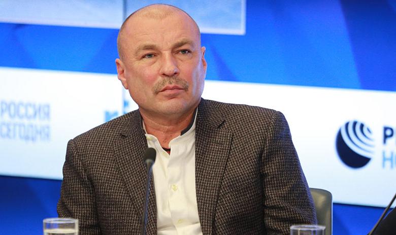 Александр Жулин