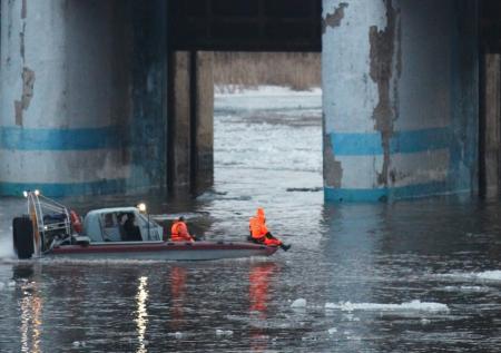 Спасатели поймали мост и защитили Тобол от затора