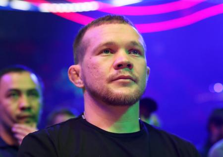 Россиянин одолел экс-чемпиона UFC на турнире в Макао