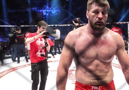 Минаков «не посмеет» выйти против Емельяненко