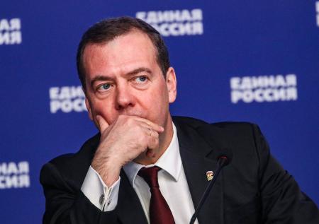 «Мы зависимы»: Медведев спрогнозировал будущее финансовой системы России