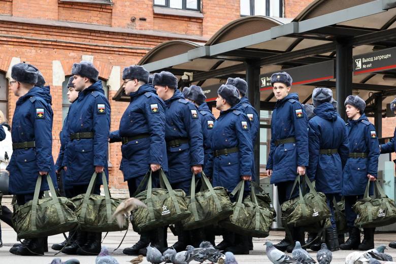 Призывники на сборном пункте Военного комиссариата