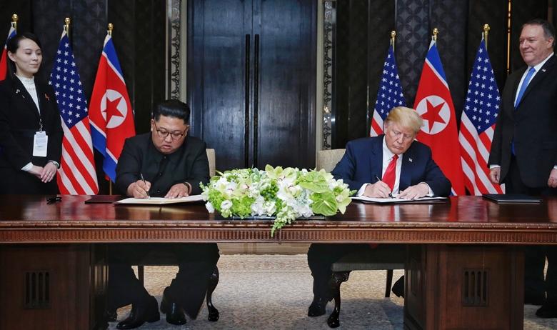 Лидер КНДР Ким Чен Ын и президент США Дональд Трамп