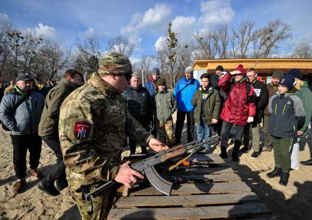 Спикер Рады не исключил введения режима ЧС на Украине