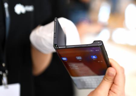 Huawei готовит улучшенную версию складного смартфона Mate X