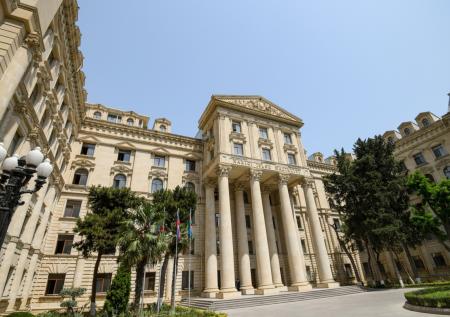 МИД Азербайджана осудил разрушение азербайджанских кладбищ армянами