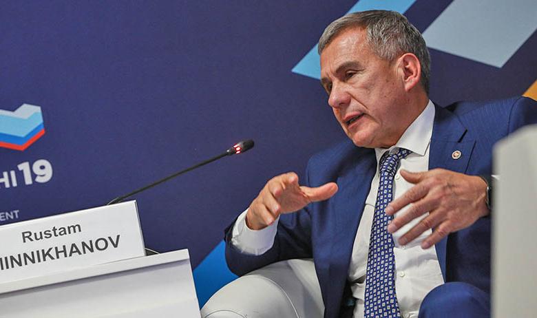 Рустам Минниханов