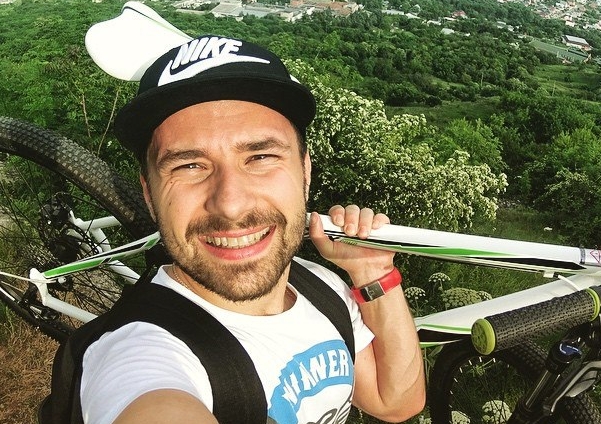Александр Якин