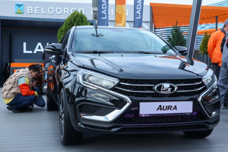 Lada Aura