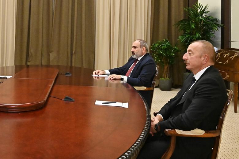 Президент Азербайджана Ильхам Алиев и премьер-министр Республики Армения Никол Пашинян