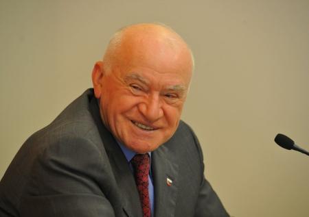 Кардиохирург Лео Бокерия назвал способ прожить до ста лет