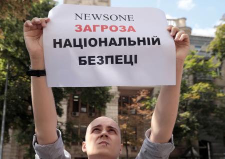 Телеканал NewsOne попросил ООН защитить свободу слова на Украине